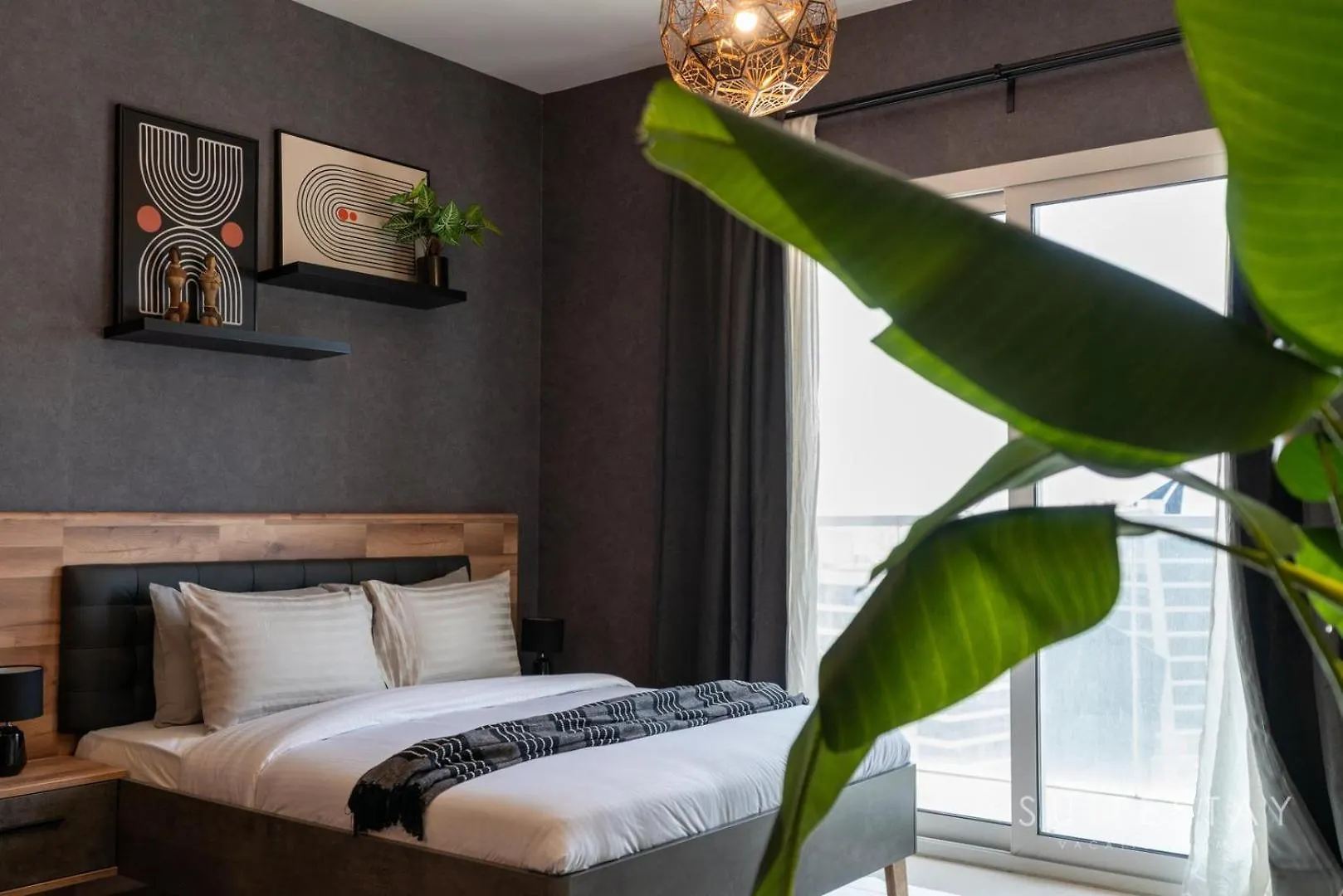 City Centre Prime Studio With Pool And Gym Access Dubai